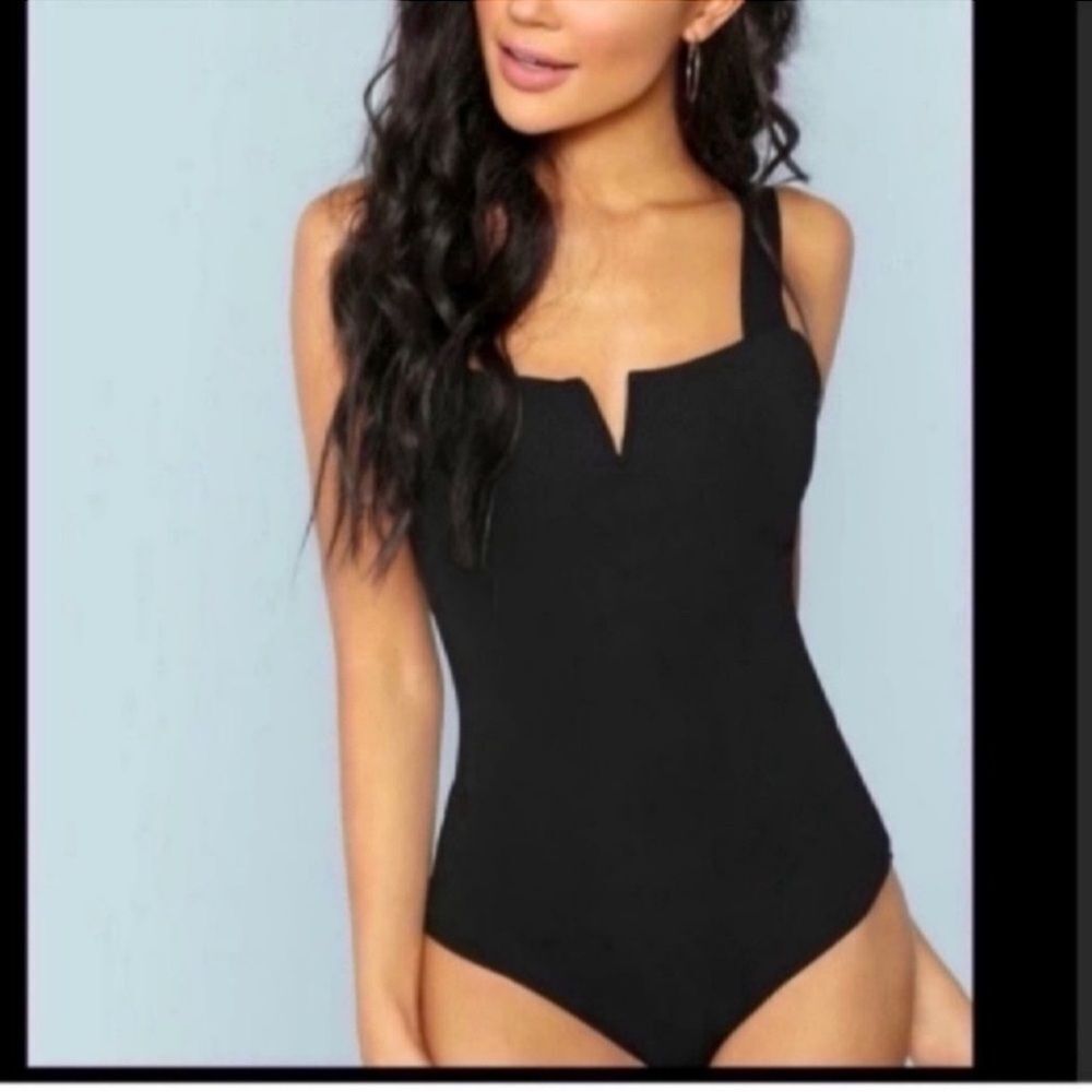 New V-Cut Front Bodysuit  size XS